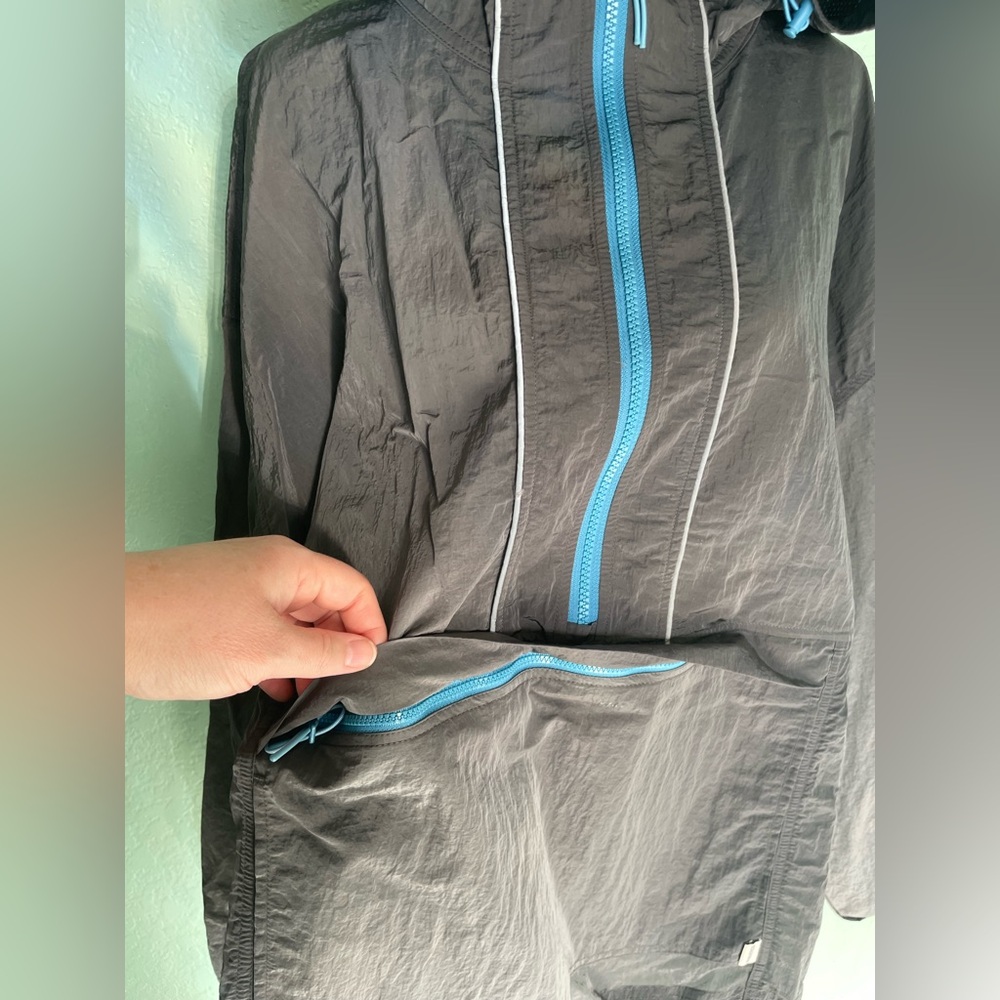 Fabletics Gray Windbreaker with Blue Details NWT - image 3